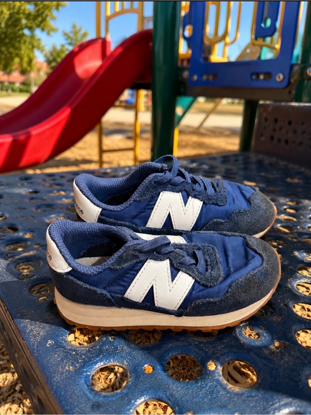 New Balance Navy and White Kids' Sneakers size 8